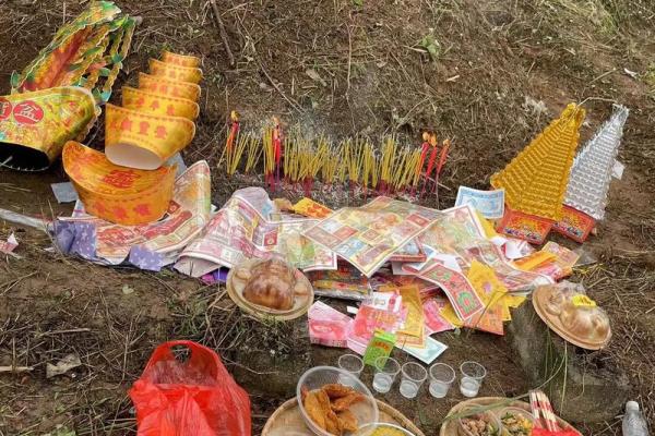 清明节扫墓祭祖,缅怀先人精神 清明节扫墓祭祖,缅怀先人精神