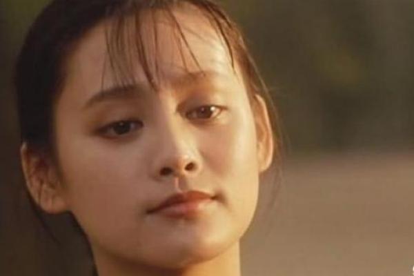 甜馨命理探秘：八字中的玄机，命运的反向颠覆之道
