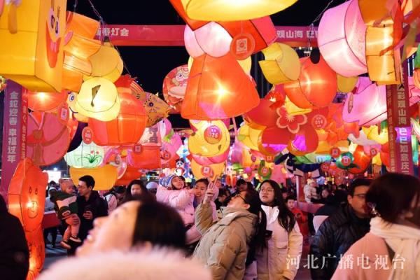 元宵节：花灯璀璨，品味传统文化