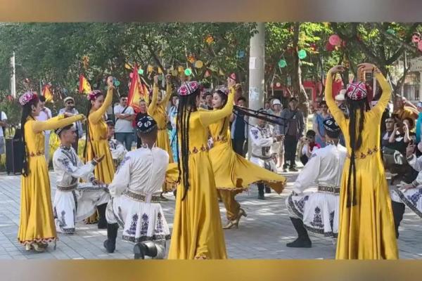 古尔邦节：祭献与团聚，感受维吾尔族的信仰与文化