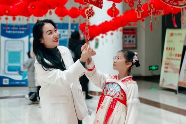 元宵：花灯如梦，探寻灯谜与民俗