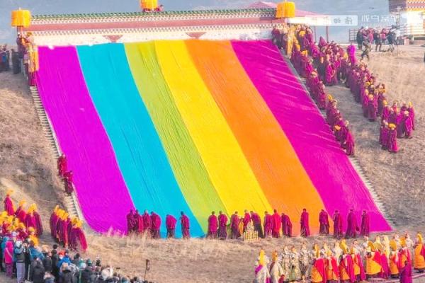雪顿节：分享盛宴，体验藏传佛教习俗