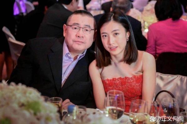 八字命理大揭秘:刘銮雄如何打破命运误区走向辉煌 八字命理大揭秘:刘銮雄如何打破命运误区走向辉煌