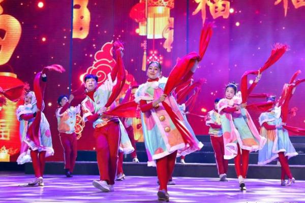 春节:新疆传统春节文化,团圆与祝福的时刻 春节:新疆传统春节文化,团圆与祝福的时刻