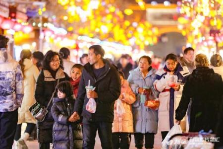 春节：新疆传统春节文化，团圆与祝福的时刻