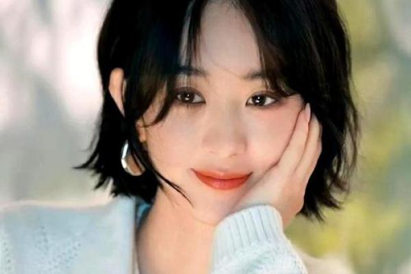 命运密码大揭秘:赵丽颖林更新八字如何影响事业与感情? 命运密码大揭秘:赵丽颖林更新八字如何影响事业与感情?